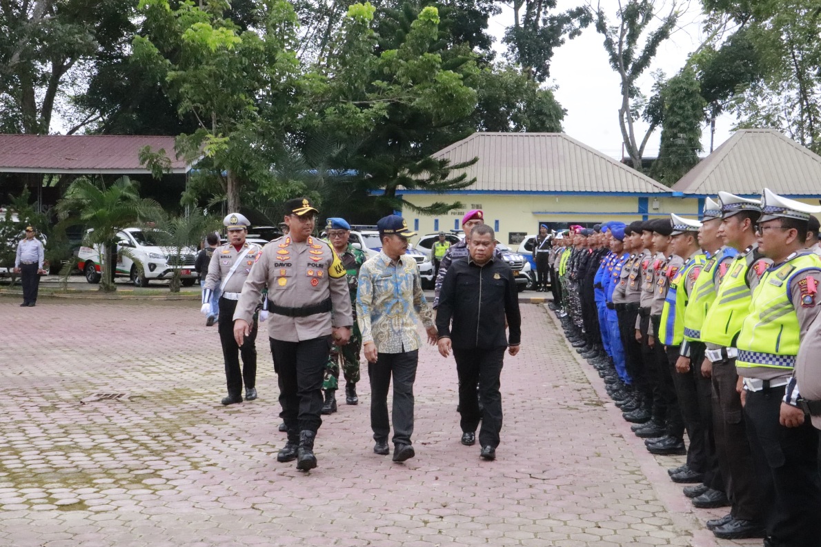 Apel Gelar Pasukan Ops Lilin Toba 2025, Polres Langkat Siap Amankan Nataru 