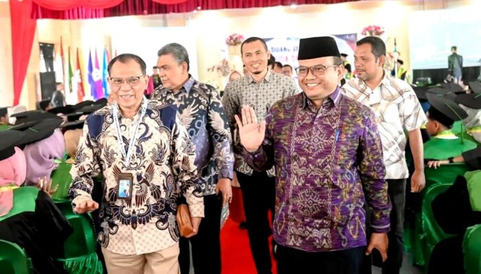 Wali Kota Padangsidimpuan Ajak Lulusan IPTS Berkontribusi Bangun Daerah