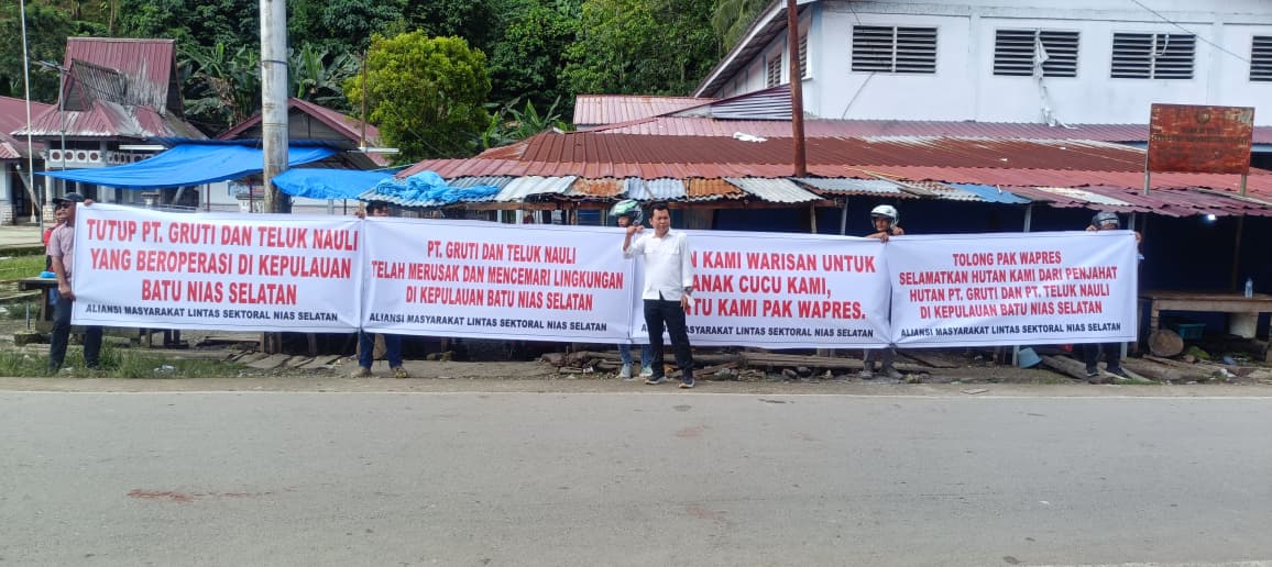 Kunker Wapres RI Di Nias Diwarnai Aksi Bentang Spanduk Masyarakat