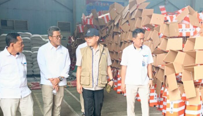 Wadirut Perum Bulog Pastikan Distribusi Stok Beras Ke Wilayah Terdampak Bencana