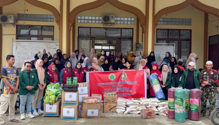 USU Peduli Dan PPNI DPK Fakultas Keperawatan Salurkan Bantuan Dan Layanan Kesehatan Untuk Korban Banjir Di Tanjung Pura, Langkat