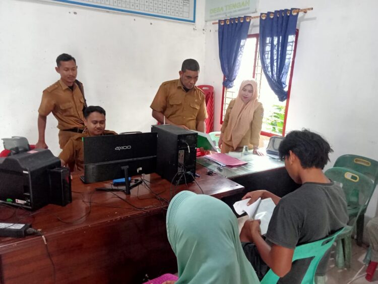 Tim Pelayanan Duktugana Deliserdang Rekam Ulang Adminduk Warga Terdampak Banjir