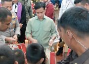 Wapres RI Bagikan Hadiah Natal Kepada Anak-anak Di GKPI Pearaja Tarutung Taput