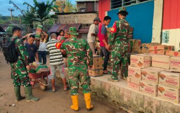 Satgas Gulbencal Kodam I/BB Salurkan Bantuan Sembako Kepada Pengungsi Kelurahan Sipange