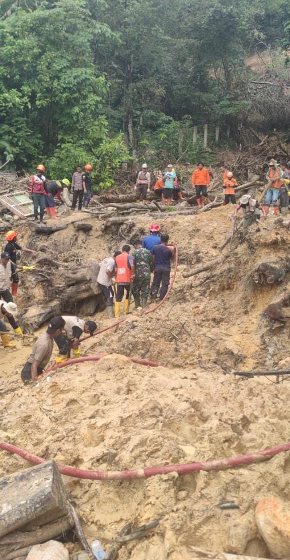 Tim Gabungan Terus Mencari Korban Hilang Bencana Longsor Di Kota Sibolga