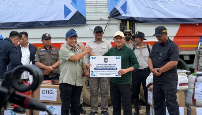 Wagub Aceh Dampingi Mendagri Serahkan Bantuan Pascabanjir di Aceh Tamiang