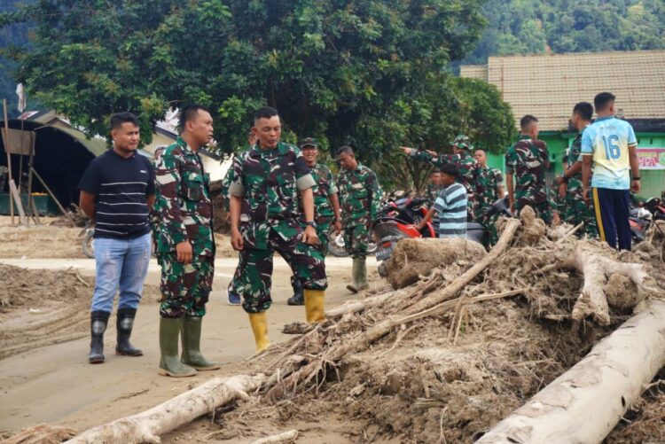 Dandim 0104/Aceh Timur Tinjau dan Dirikan Tenda Darurat Di Kecamatan Serbajadi
