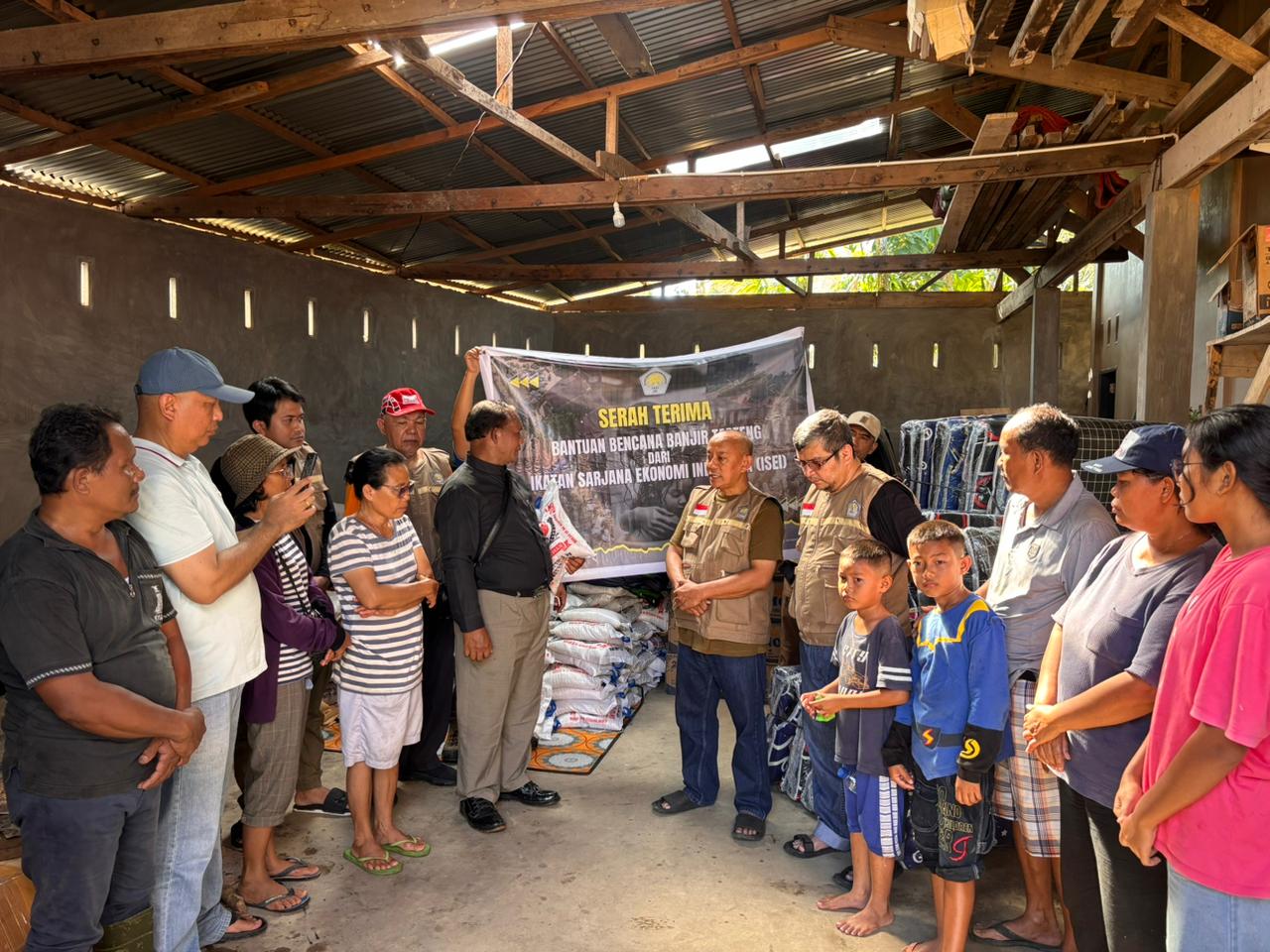 Peduli Korban Banjir Bandang, ISEI Kirim 2,5 Ton Bantuan Ke Tapteng