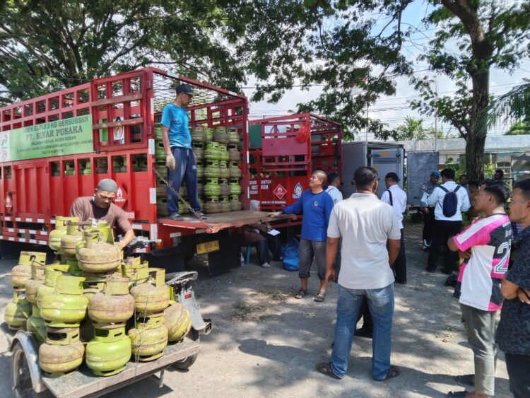 Kecamatan Darul Imarah Distribusi Gas Subsidi 3 Kg Ke 32 Gampong