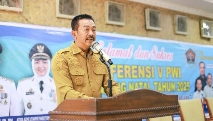 Buka Konferensi V PWI Madina, Bupati Kenang Kedekatan Dengan Wartawan, Zamharir Rangkuty Ketua Periode 2025-2028