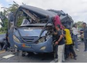Bus TNI AL Tabrak Truk Angkut Semen Di Tol Belmera, 11 Luka-luka