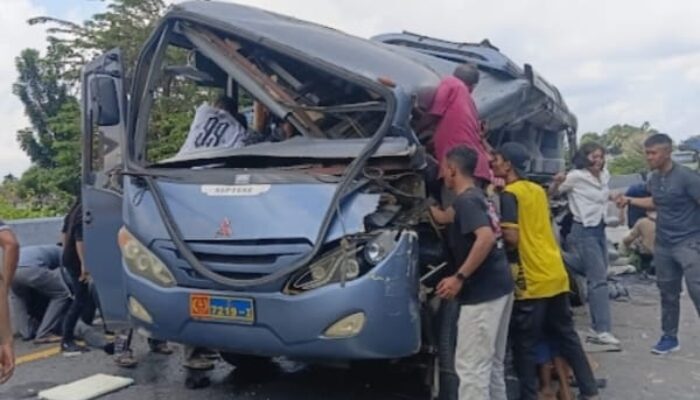 Bus TNI AL Tabrak Truk Angkut Semen Di Tol Belmera, 1 Tewas, 11 Luka-luka