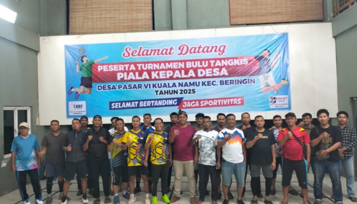 Kepala Desa Pasar VI Kualanamu Buka Turnamen Bulu Tangkis