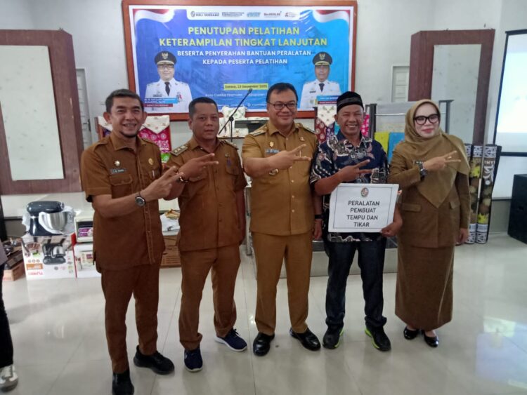 Pasar Kamu Dapat Bantuan 500 Lembar Tikar Dan 2 Unit Mesin Bor Duduk Dari Pemkab Deliserdang