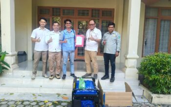 Penyerahan bantuan tersebut dilakukan oleh perwakilan PLN UIP Sumbagut, antara lain Bagus P. Purba selaku Officer Perizinan dan Maulana Sayuti dari fungsi Sertifikasi, serta diterima langsung oleh Kepala Kantor BPDAS Aceh, Darmawan Aji Wibowo.