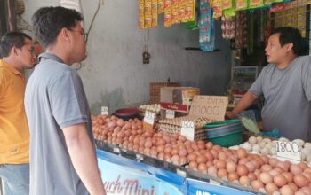 Perum Bulog Kanwil Sumut menggandeng Dinas Ketahanan Pangan Provinsi Sumut dan Dinas Ketahanan Pangan Kota Medan melakukan kunjungan ke pasar tradisional dan juga ritel modern guna mengecek kondisi pasokan dan harga menjelang Natal dan Tahun Baru 2026.