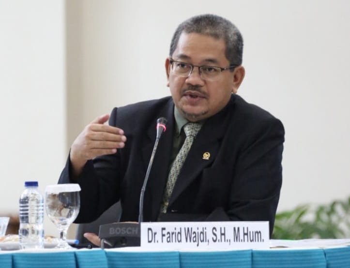 Ironi Harga Diri Dan Paradoks Indonesia