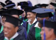 1.193 Siswa Sekolah Lansia 2025 Aceh Besar Diwisuda