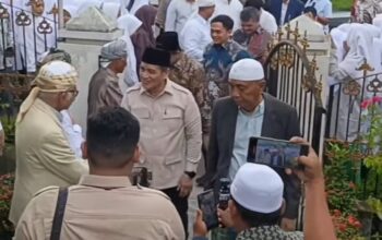 Wamenag RI, Romo H.R. Muhammad Syafii Disambut Mudir Ponpes Musthafawiyah Purba Baru