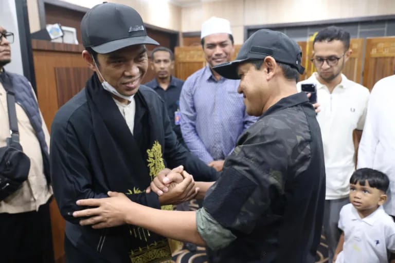 UAS Hadiri Peringatan 21 Tahun Tsunami Di Masjid Raya Baiturrahman