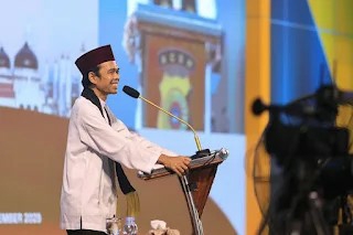 Ustadz Abdul Somad Sampaikan Tausiyah Trauma Healing di Polda Aceh Melalui Pendekatan Religi