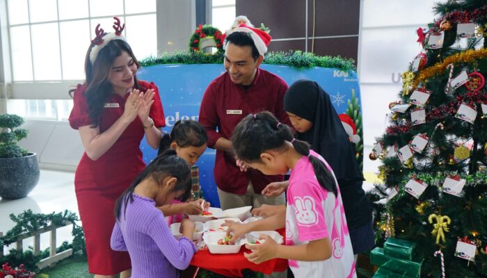 Natal Di Stasiun, KAI Bandara Medan Suguhkan Pengalaman Perjalanan Lebih Berkesan