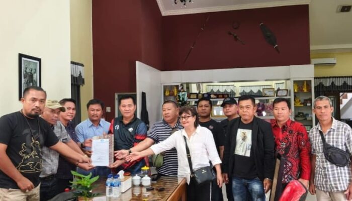 Bupati Nisel Dukung Penutupan PT Gruti Dan Teluk Nauli Di Kepulauan Batu