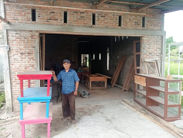 Akibat Lonjakan Harga Bahan Baku, Usaha Mebel Suratman Di Sidodadi Ramunia Terancam Tutup