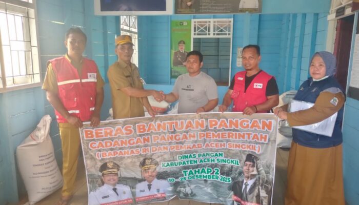 Dinas Pangan Dan PMI Aceh Singkil Salurkan Beras Darurat Masyarakat Terdampak Banjir