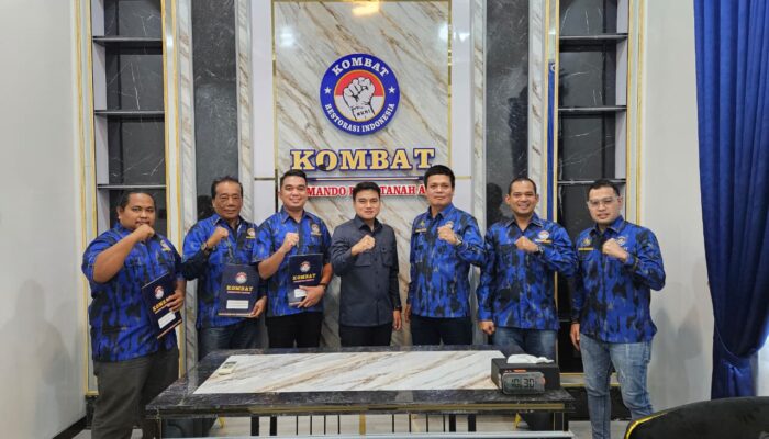 Ricky Anthony Serahkan SK DPD KOMBAT Labuhan Batu, Palas Dan Paluta