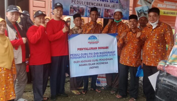 Ketum DPP AGPAII Salurkan Bantuan Dan Tinjau Rumah Ketua DPD Bireuen Yang Hanyut