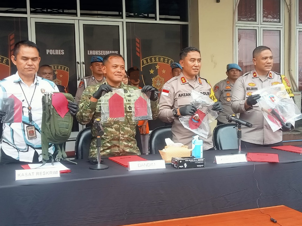 Aparat Amankan Pria Bersenpi Dalam Konvoi Bawa Bendera Bintang Bulan