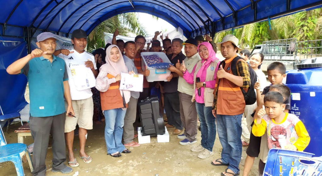 Tim Tanggap Darurat UGNP Turun Tangan Pulihkan Ketahanan Dasar Warga Terdampak Banjir Tapsel