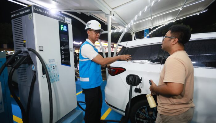 Antisipasi Lonjakan EV Saat Nataru, Dirut PLN Tinjau Langsung Kesiagaan SPKLU Di Berbagai Titik Krusial