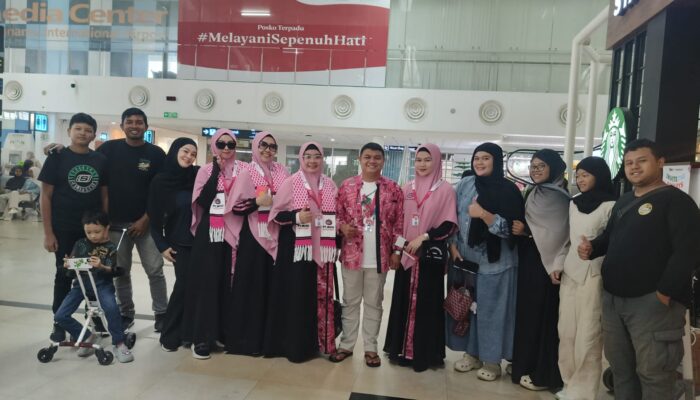 Usai Nikah Di Kualalumpur, Real Vatha Syahputra Bersama Istri Dan Keluarga Tunaikan Umrah