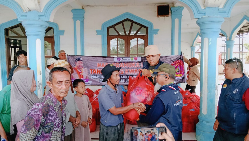 Kwarda Gerakan Pramuka Aceh Salurkan Bantuan Sembako Korban Banjir Aceh Tamiang