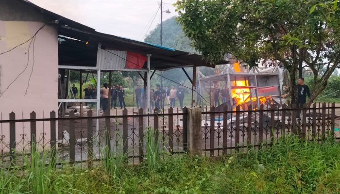 Polrestabes Medan Bakar Barak Narkoba Jermal 15