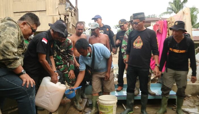 PB Pendawa Indonesia Lakukan Penyiraman Mikroba PA 63 Pascabencana Di Aceh Tamiang