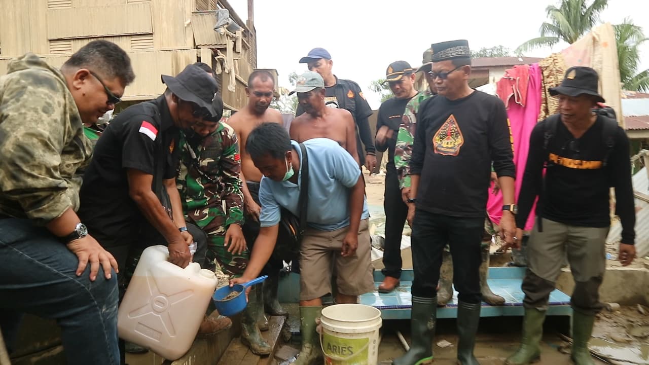 PB Pendawa Indonesia Lakukan Penyiraman Mikroba PA 63 Pascabencana Di Aceh Tamiang