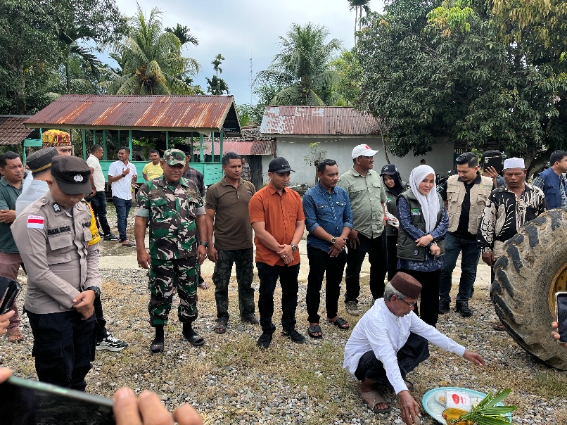 20 Tahun Menanti, Warga Sambut Gembira Pembangunan Jalan Paya Bakong