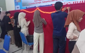 Karang Taruna Desa Pasar VI Kualanamu Ikut Pelatihan Pembuatan Papan Bunga