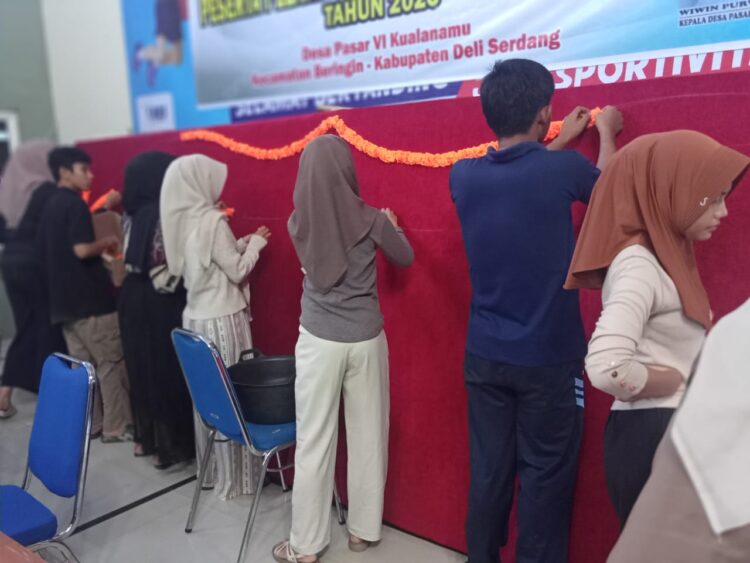 Karang Taruna Desa Pasar VI Kualanamu Ikut Pelatihan Pembuatan Papan Bunga