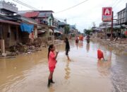 Jalan Dan Rumah Masih Berlumpur Di Bukit Tempurung, Kualasimpang