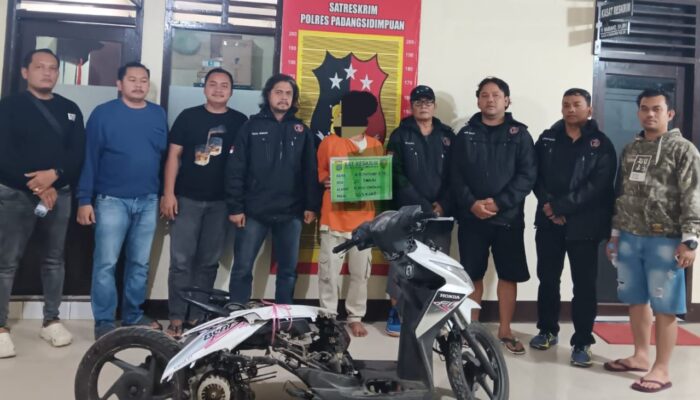 Pemiliknya Masuk Pakter Tuak Di Sidimpuan, Sepeda Motor Honda Beat Raib