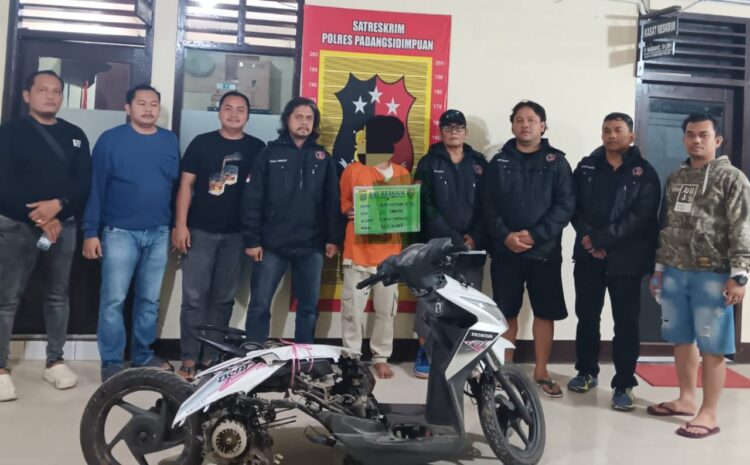 Pemiliknya Masuk Pakter Tuak Di Sidimpuan, Sepeda Motor Honda Beat Raib