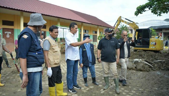 Sekda Aceh Pantau Aksi ASN Relawan Di Pidie Jaya Dan Bireuen