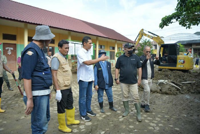 Sekda Aceh Pantau Aksi ASN Relawan Di Pidie Jaya Dan Bireuen