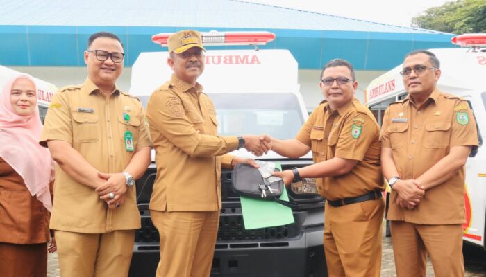 Empat Puskesmas Di Madina Terima Ambulans