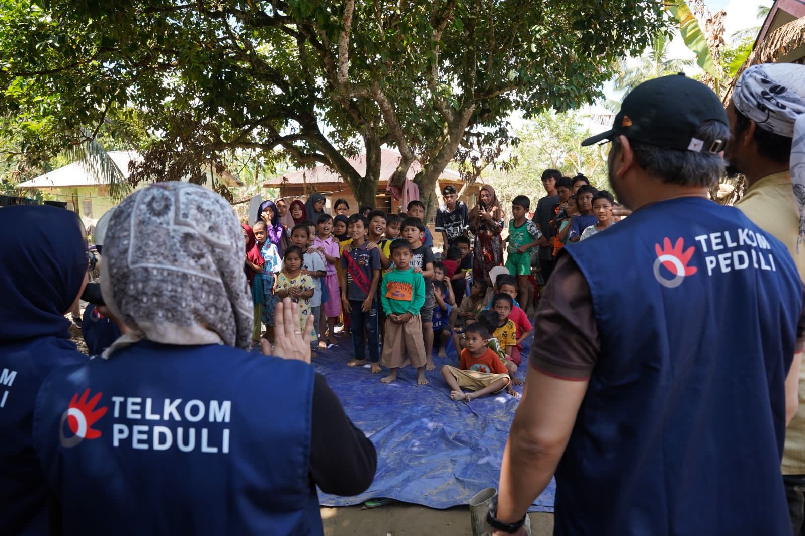 Relawan BUMN Peduli Telkom Indonesia Hadir Di Desa Menang Gini Aceh Tamiang