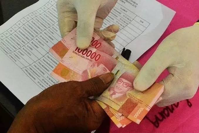 2 Oknum Kepling Kelurahan Kayu Jati Diduga Minta Jatah Uang BLTS Kesra Dari Penerima